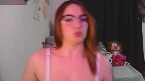 Snapshot of lucycherry__ chatting on 09/16/25, 03:29 LUCIA online show from 09/16/25, 03:29