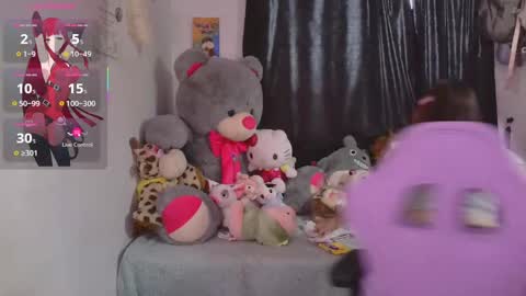 Snapshot of lucycherry__ chatting on 09/30/25, 12:32 LUCIA online show from 09/30/25, 12:32