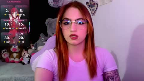 Snapshot of lucycherry__ chatting on 10/10/25, 02:54 LUCIA online show from 10/10/25, 02:54