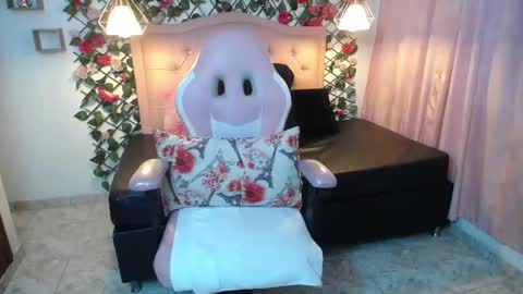 Snapshot of lucycute_1 chatting on 09/20/25, 03:02 Lucy Cute online show from 09/20/25, 03:02