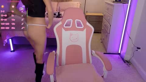 Snapshot of lucydelrey57 chatting on 02/04/26, 08:47 lucydelrey57 online show from 02/04/26, 08:47