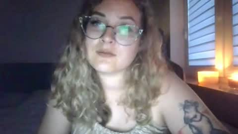 lucyflirt online show from 07/07/26, 06:45