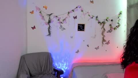 Snapshot of lucygarciia chatting on 02/15/25, 06:01 Lucy online show from 02/15/25, 06:01