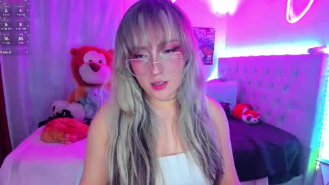 Snapshot of lucylane_ chatting on 09/23/25, 04:59 Lucy online show from 09/23/25, 04:59