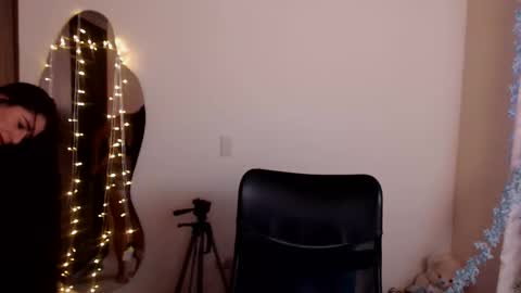 LUCY online show from 01/12/25, 06:49