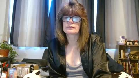 Snapshot of lucylling chatting on 02/24/25, 01:42 lucylling online show from 02/24/25, 01:42