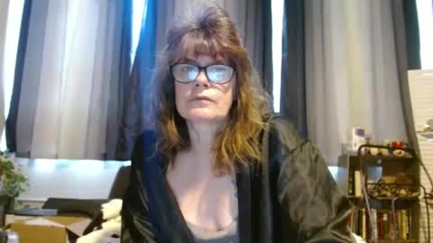 Snapshot of lucylling chatting on 02/25/25, 03:05 lucylling online show from 02/25/25, 03:05