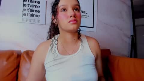 Snapshot of lucylovelyy1 chatting on 02/07/25, 01:36 Lucy online show from 02/07/25, 01:36