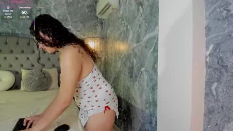 Snapshot of lucylovelyy1 chatting on 11/21/25, 01:59 Lucy online show from 11/21/25, 01:59