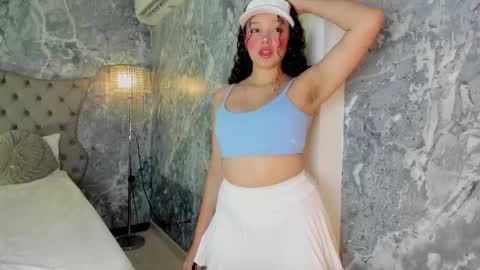 Snapshot of lucylovelyy1 chatting on 11/24/25, 02:11 Lucy online show from 11/24/25, 02:11