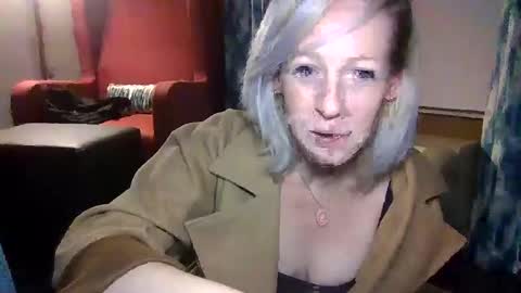 Snapshot of lucyloveslookers78240 chatting on 12/19/24, 04:45 Lucy Loves Lookers online show from 12/19/24, 04:45