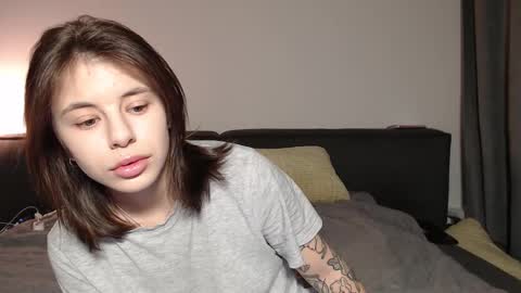 Snapshot of lucyrait chatting on 03/12/25, 08:51 Lucy online show from 03/12/25, 08:51