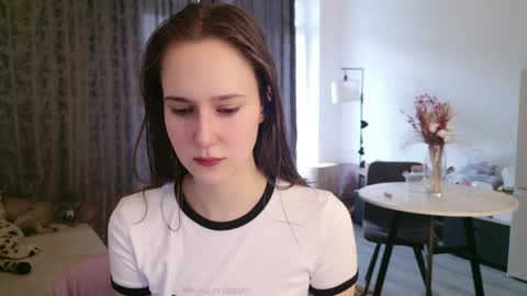 Lucy Rose online show from 04/04/26, 11:40