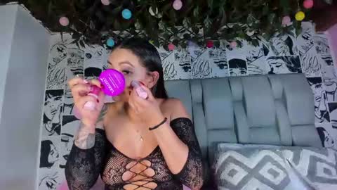 Snapshot of lucyrosse_ chatting on 06/14/26, 11:23 Lucy online show from 06/14/26, 11:23