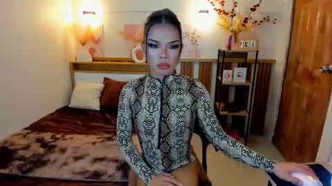 Snapshot of lucyvane chatting on 02/19/26, 03:52 lucyvane online show from 02/19/26, 03:52