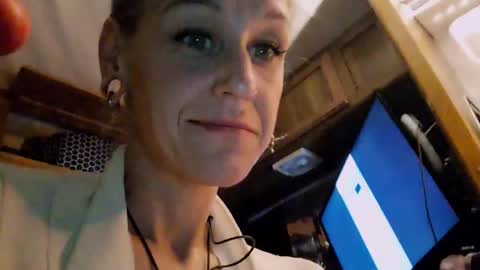 Lucy Vybes and Go-Gert online show from 03/03/25, 08:38