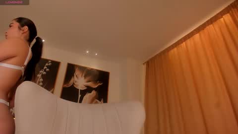 Snapshot of lucyweiss_ chatting on 10/27/25, 07:40 Lucy online show from 10/27/25, 07:40