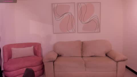 Snapshot of lucyweiss_ chatting on 11/20/25, 08:08 Lucy online show from 11/20/25, 08:08