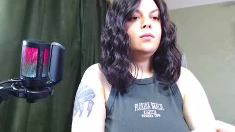 Snapshot of lucywmiller chatting on 09/17/25, 10:28 Call me Lucy online show from 09/17/25, 10:28