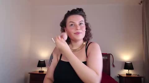 Snapshot of lucywmiller chatting on 10/21/25, 06:36 Call me Lucy online show from 10/21/25, 06:36