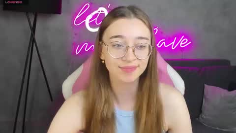 Snapshot of lucyy_green chatting on 06/28/26, 01:00 Lucy online show from 06/28/26, 01:00
