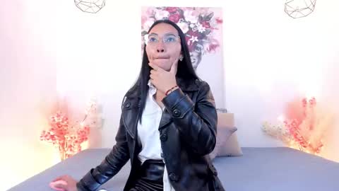 Lucy Liiu online show from 10/31/25, 11:55