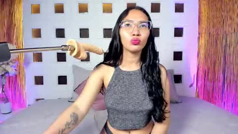 Lucy Liiu online show from 02/05/26, 08:24