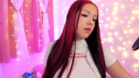 Snapshot of lucyy_peach chatting on 01/19/25, 07:25 LUCYY FROM HOME  online show from 01/19/25, 07:25