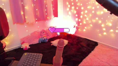 Snapshot of lucyy_peach chatting on 01/31/25, 04:25 LUCYY FROM HOME  online show from 01/31/25, 04:25