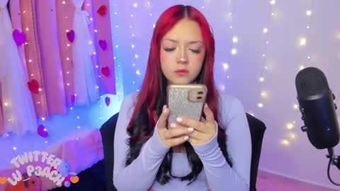 Snapshot of lucyy_peach chatting on 03/09/25, 11:35 LUCYY FROM HOME  online show from 03/09/25, 11:35