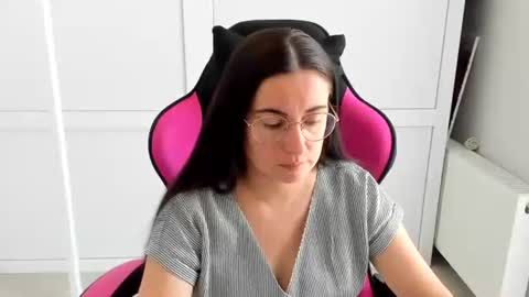 Snapshot of lucyycharm chatting on 06/26/26, 06:29 Lucy online show from 06/26/26, 06:29