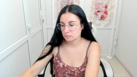 Snapshot of lucyycharm chatting on 07/14/26, 06:29 Lucy online show from 07/14/26, 06:29