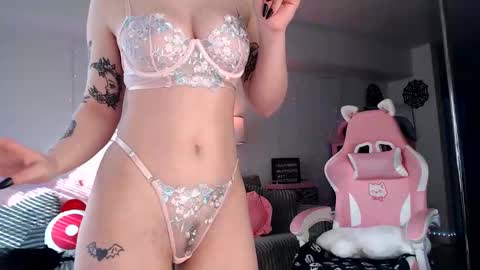 Lucy online show from 02/12/25, 11:09