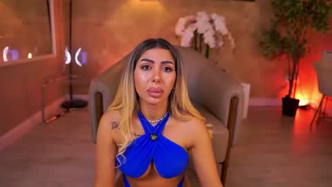 Snapshot of lucyyrosse chatting on 06/19/26, 08:18 LucyRose online show from 06/19/26, 08:18