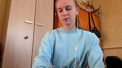 Sofia online show from 04/01/26, 06:03