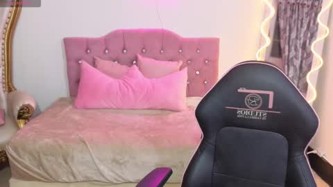 Snapshot of ludo_kitty_tay chatting on 10/16/25, 03:29 ludo_kitty_tay online show from 10/16/25, 03:29