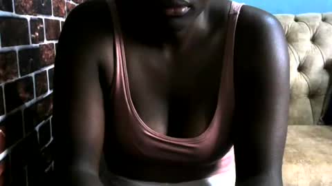 Snapshot of lue_123 chatting on 08/08/26, 05:09 Lue 123 online show from 08/08/26, 05:09