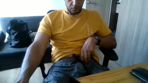luhizu87871987 online show from 06/17/26, 07:37