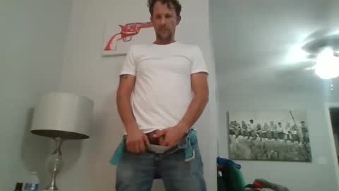 Snapshot of luiggii0904 chatting on 12/20/24, 01:58 luiggii0904 online show from 12/20/24, 01:58