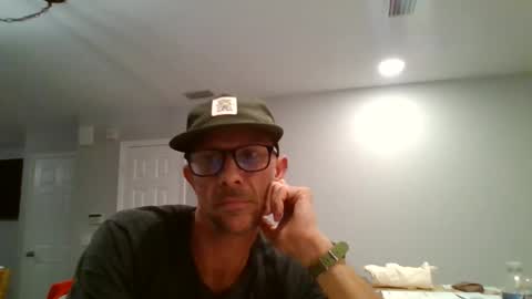 Snapshot of luiggii0904 chatting on 04/11/26, 01:43 luiggii0904 online show from 04/11/26, 01:43