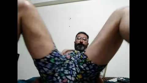 Snapshot of luis2988z chatting on 12/05/24, 01:14 Hairyman online show from 12/05/24, 01:14