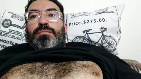 Snapshot of luis2988z chatting on 12/09/24, 03:50 Hairyman online show from 12/09/24, 03:50