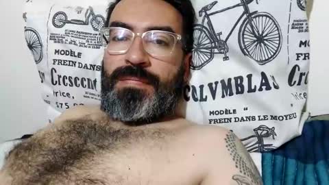 Snapshot of luis2988z chatting on 12/12/24, 06:47 Hairyman online show from 12/12/24, 06:47