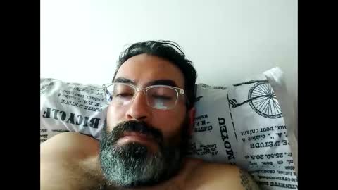 Snapshot of luis2988z chatting on 12/22/24, 07:42 Hairyman online show from 12/22/24, 07:42