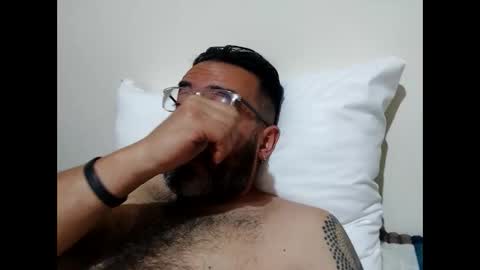 Snapshot of luis2988z chatting on 12/29/24, 03:00 Hairyman online show from 12/29/24, 03:00