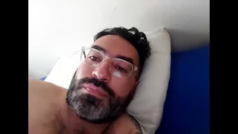 Snapshot of luis2988z chatting on 12/29/24, 01:28 Hairyman online show from 12/29/24, 01:28