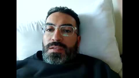 Snapshot of luis2988z chatting on 12/29/24, 06:16 Hairyman online show from 12/29/24, 06:16