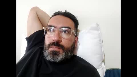 Snapshot of luis2988z chatting on 01/03/25, 06:46 Hairyman online show from 01/03/25, 06:46