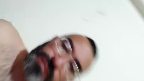 Snapshot of luis2988z chatting on 01/10/25, 01:42 Hairyman online show from 01/10/25, 01:42