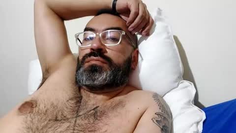 Snapshot of luis2988z chatting on 01/10/25, 11:11 Hairyman online show from 01/10/25, 11:11